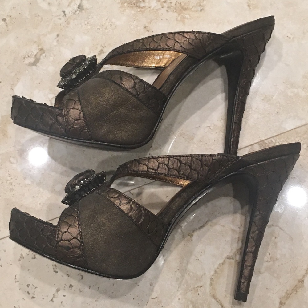 Pelle Moda Bronze high heel pumps - Picture 8 of 10